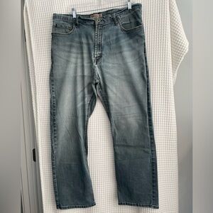 Wrangler Men's Faded Blue Jeans. Size 40x32